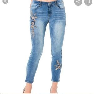 NWT Nicole Miller skinny Jean's size 8